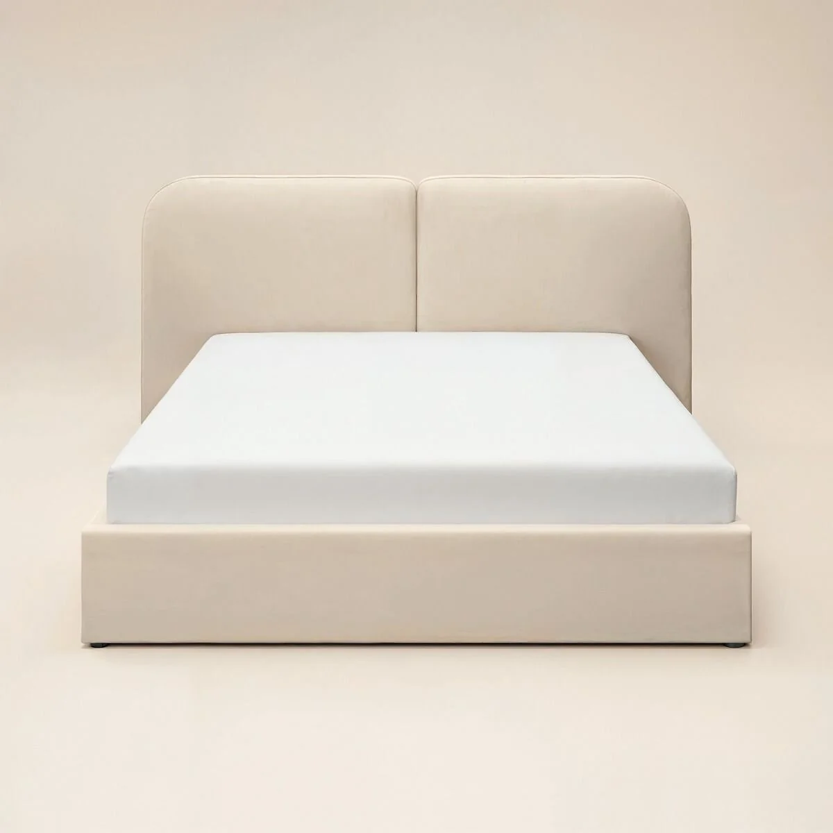 SOLACE+CO Lena velvet ottoman bed with storage and pillow-style headboard - beige bed cutout