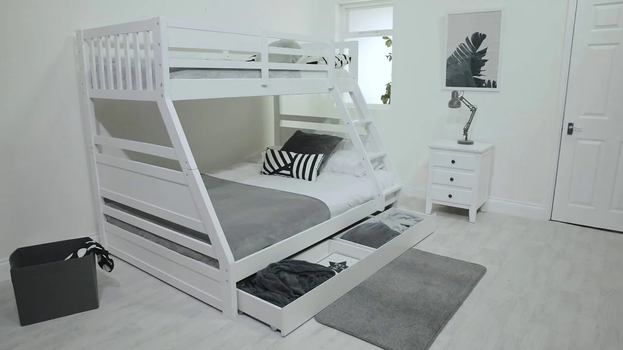 Video: Flair Furnishings Ollie Triple Bunk Bed